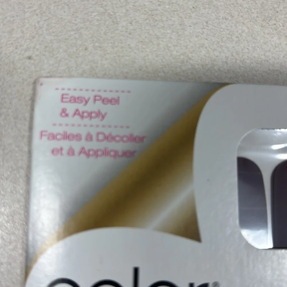 Color Street Berlin It to Win It Nail Polish Strips NEW - Picture 5 of 5